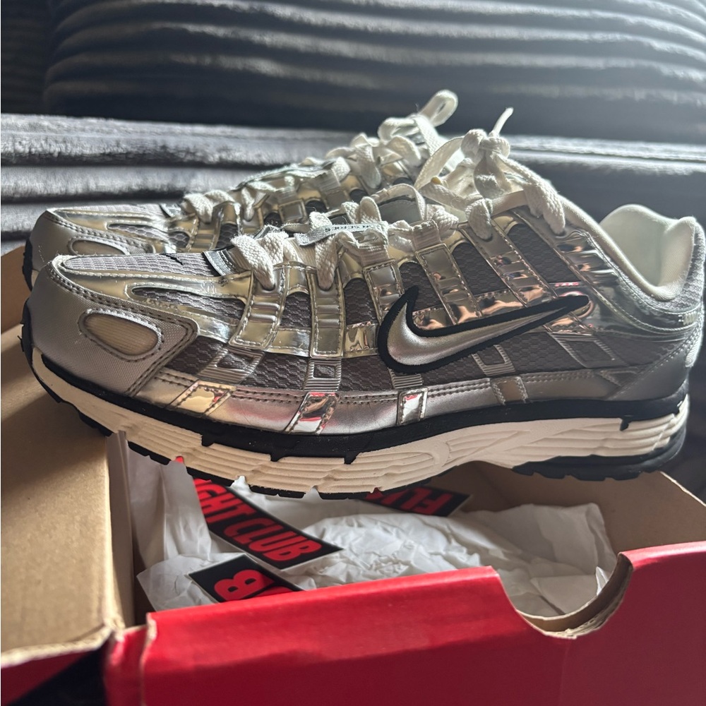 Nike Men’s Silver and Black Reflective Running Sneakers